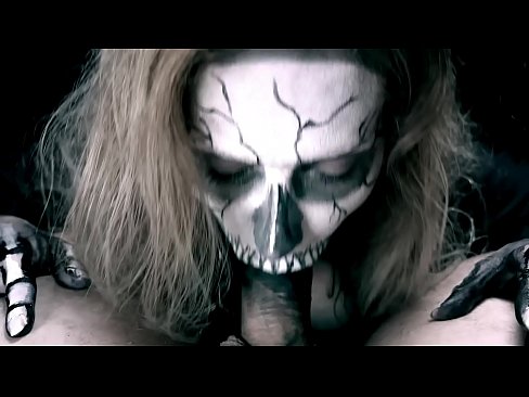 ❤️ Demoniška mergina čiulpia varpą savo juoda burna ir ryja spermą. Porno prie lt.porno24-7.ru ❌❤