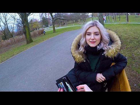 ❤️ Už pinigus nuryja karštą nepažįstamojo spermą - blowjob in the park by Eva Elfie Porno prie lt.porno24-7.ru ❌❤