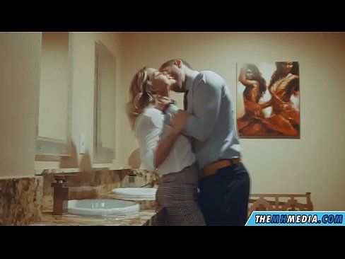 ❤️ Kai krūtininga blondinė vilioja tave viešajame tualete Porno prie lt.porno24-7.ru ❌❤